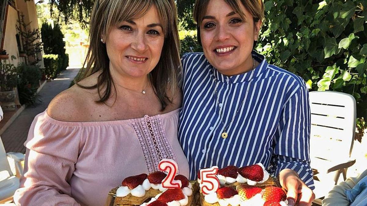 Marisol con Marta, felices en la celebración del 25 cumpleaños de la joven.