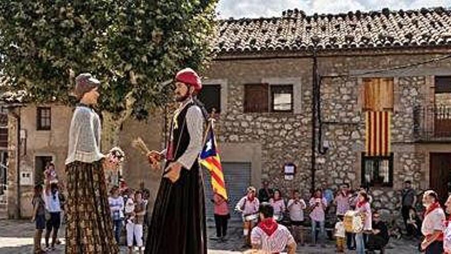 Els gegants de Sant Julià de Cerdanyola encapçalaran la cercavila d&#039;aquest diumenge al migdia