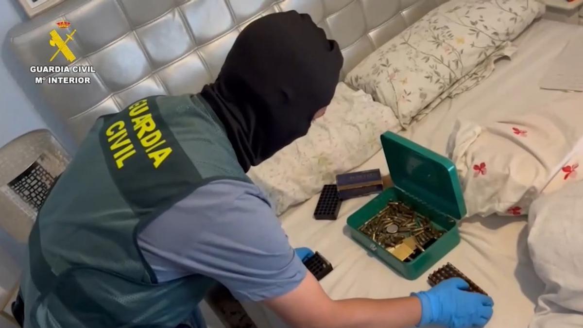 A prisión dos familiares del hombre asesinado en Alfafar tras hallar armas de fuego en su casa