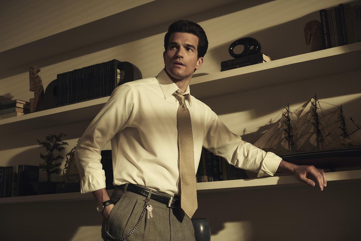 Paul Anthony Kelly, en la piel de John F. Kennedy Jr., en la serie 'Love Story: John F. Kennedy Jr. & Carolyn Bessette', de Ryan Murphy.