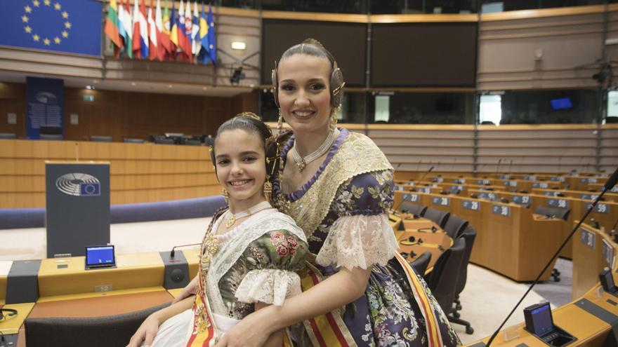 La historia de dos Falleras Mayores de València en el Parlamento Europeo