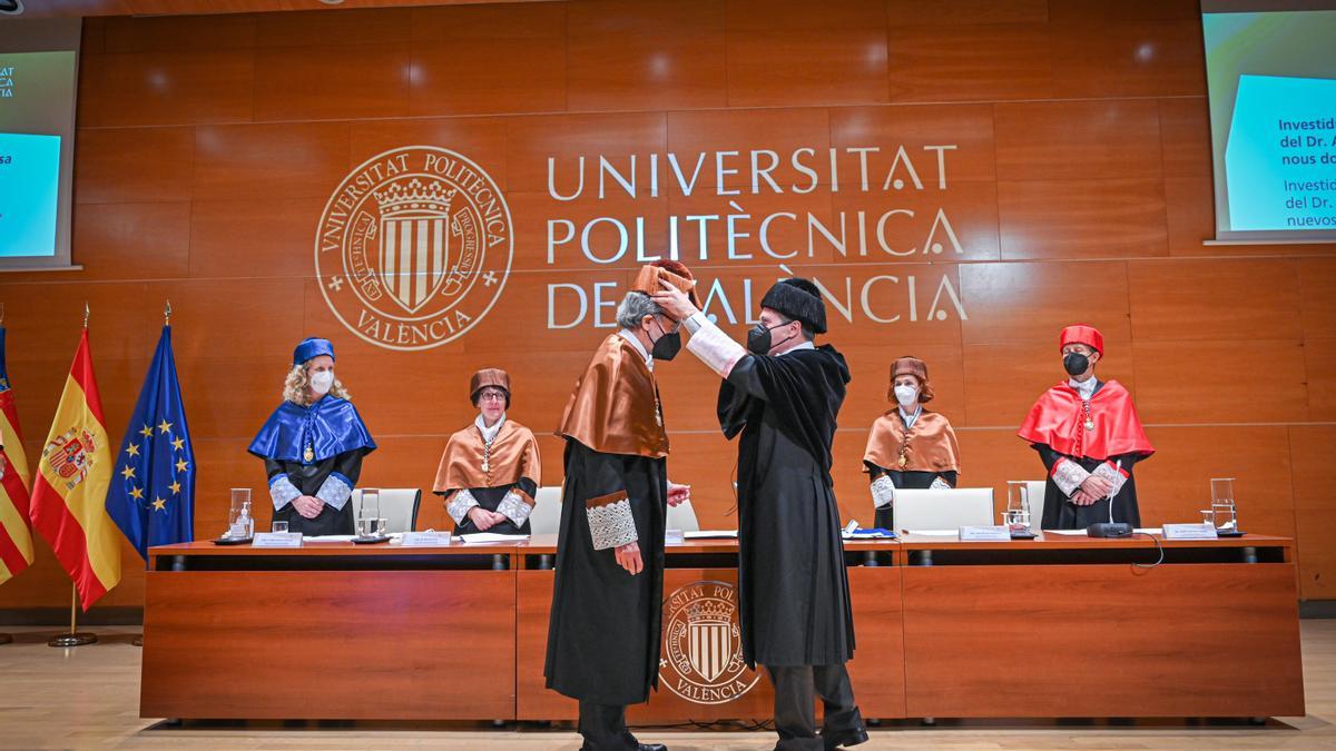 Antonio Font y el rector de la Universitat Politècnica de València, José Capilla.