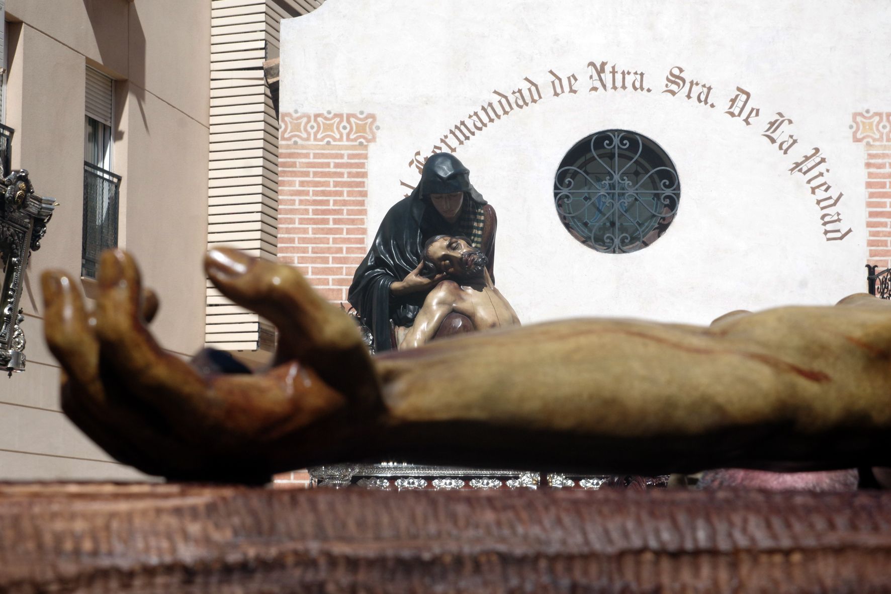 El Cristo de la Sangre y la Virgen de Consolación y Lágrimas en el traslado del Domingo de Pascua