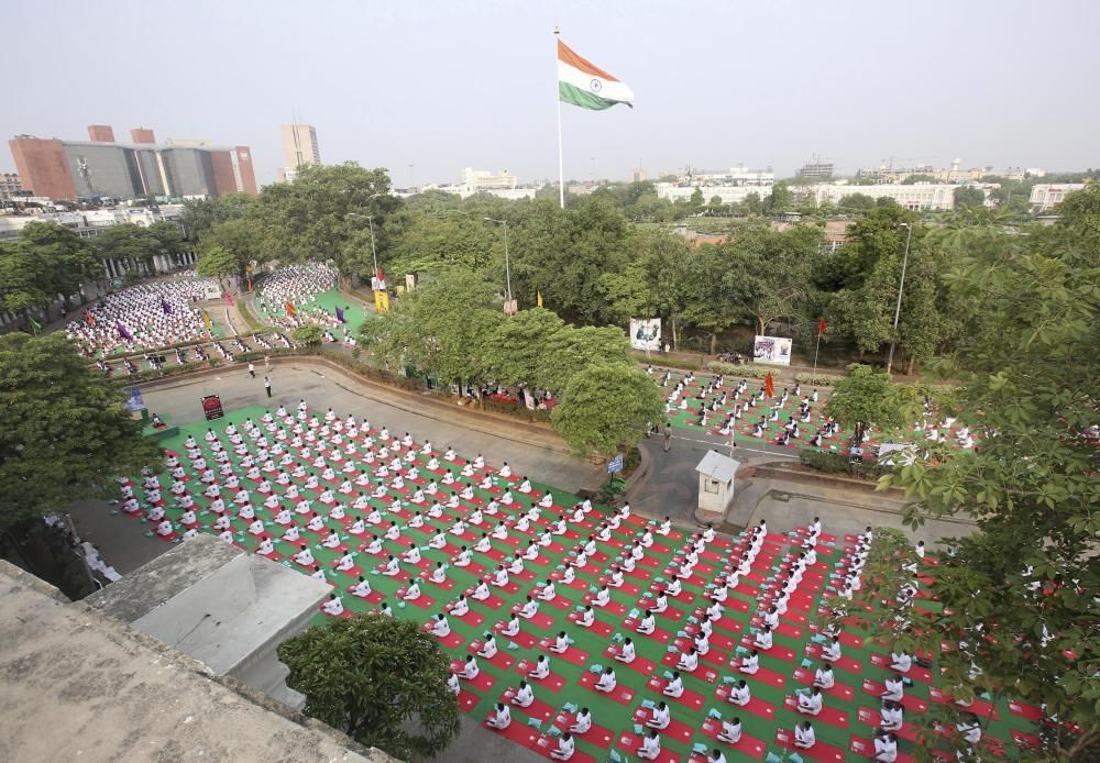 La India celebra el Día Internacional del Yoga