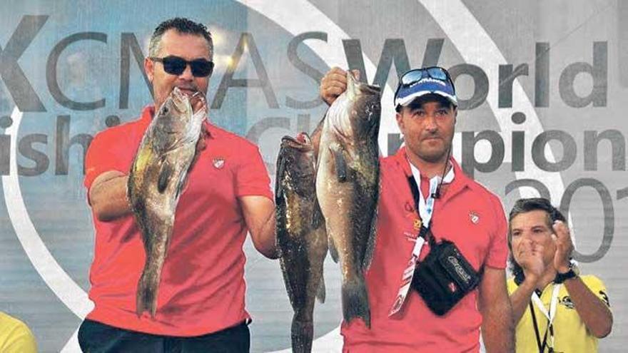 Sureda y Javier López en el pesaje tras la jornada de competición del sábado.