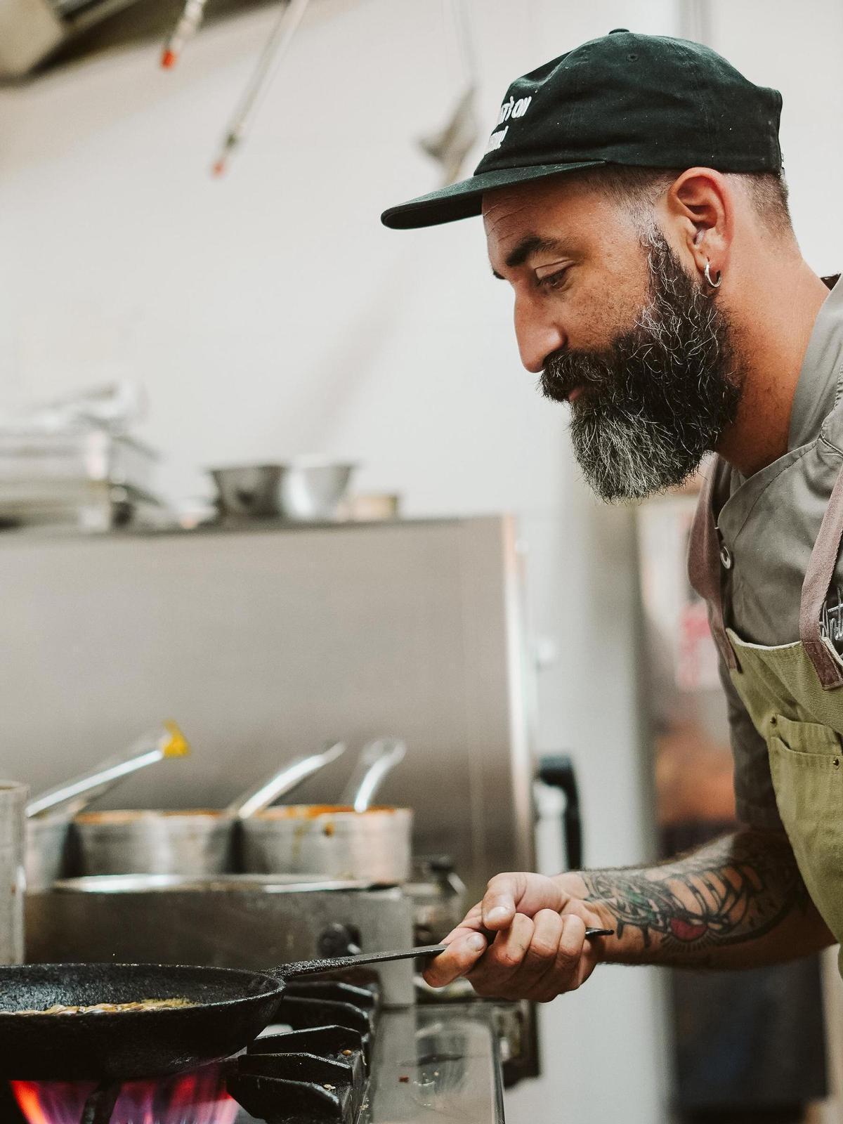 Ale Mederos, cocinero y propietario de Anteo.
