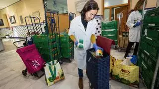 Más de 1.800 valencianos se debaten entre pagar el alquiler o dar de comer a la familia