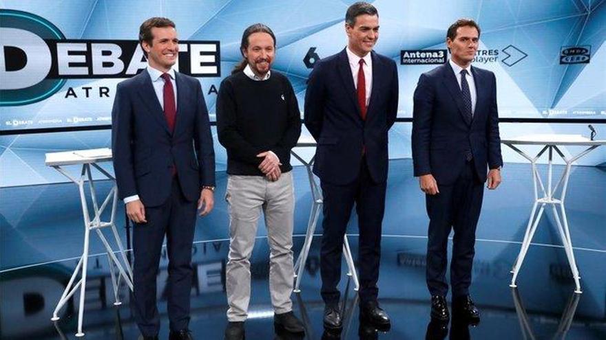 El buen rollo entre Casado, su mujer e Iglesias tras las cámaras