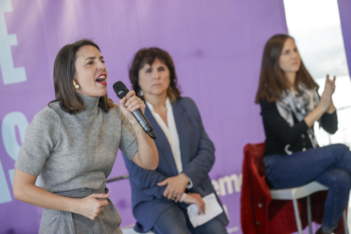 Irene Montero y Ione Belarra con la candidata de Podemos a las elecciones gallegas, Isabel Faraldo. 