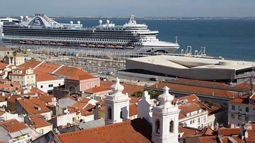 La nueva terminal de cruceros de Lisboa, que se inaguró ayer y aspira a captar más navíos y pasajeros. // LCT- Lisbon Cruise Terminals