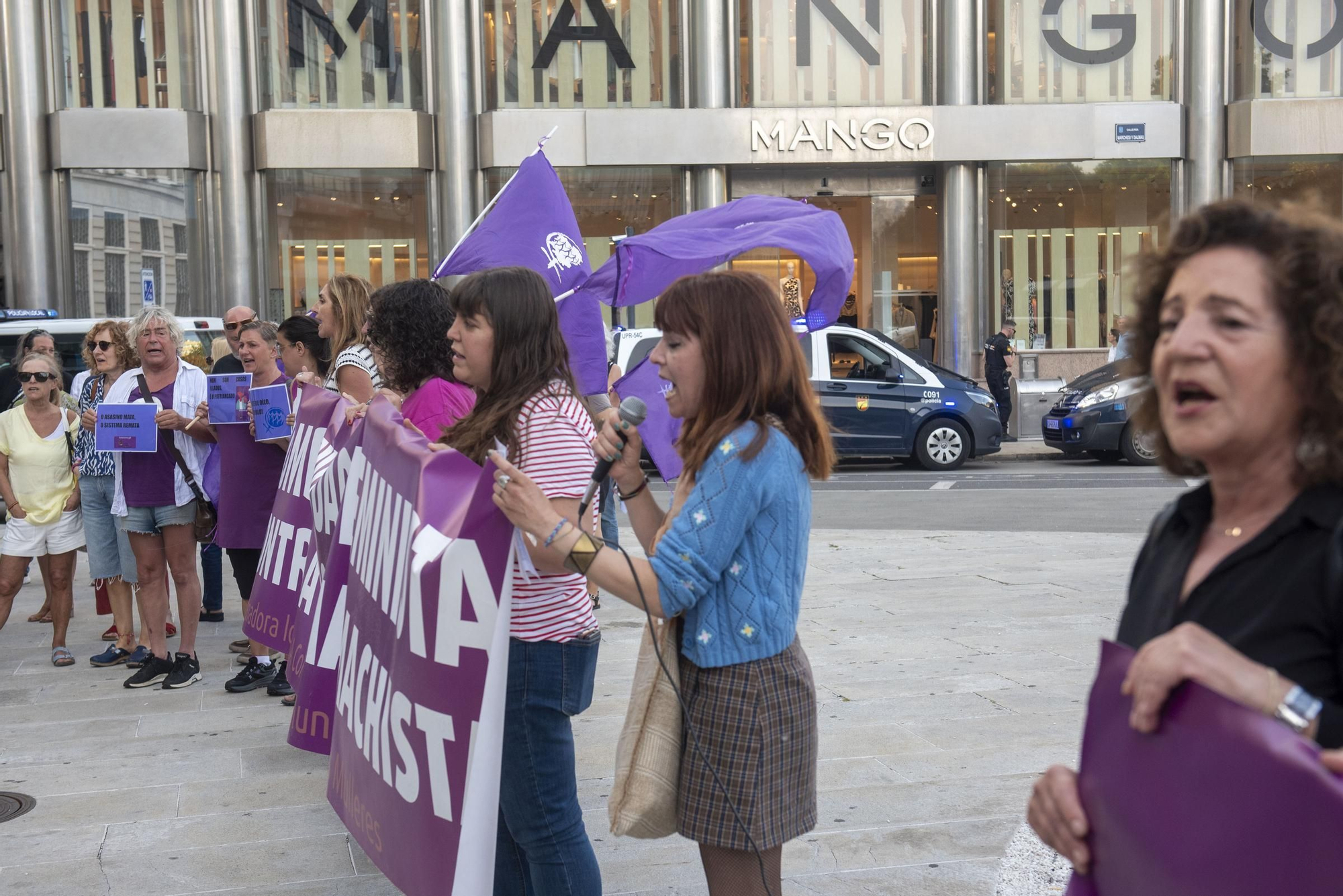 Protesta de la Marcha Mundial das Mulleres por el crimen machista de Maritza en A Coruña