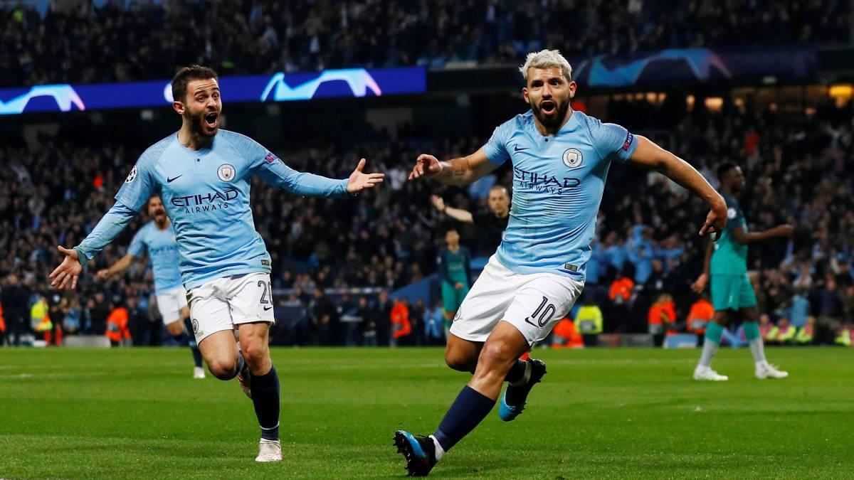 El Kun Agüero jugó sus primeros minutos en la Champions con la camiseta del Barça