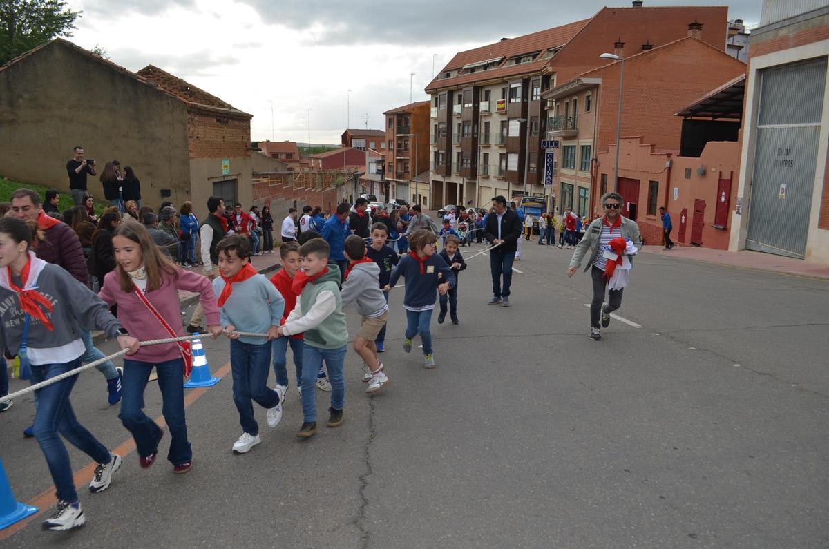 La XXI Carrera del Toro Enmaromado en La Veguilla, en imágenes