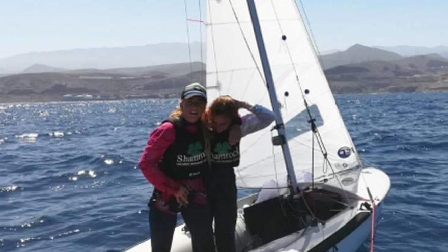 Las mallorquinas María Bover y Cata Homar se proclaman campeonas de España de 420