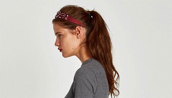 Coleta de Zara: diadema y coleta alta