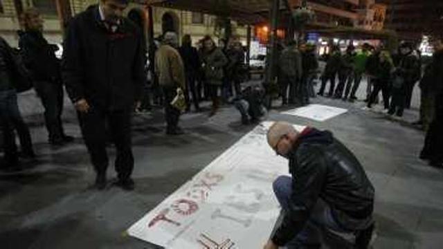 La Policía carga otra vez contra los estudiantes en Valencia