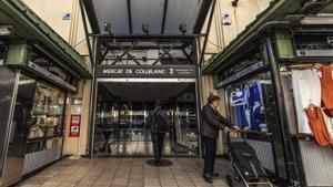 L’Hospitalet afronta el desallotjament forçós d’una peixateria ‘ocupada’