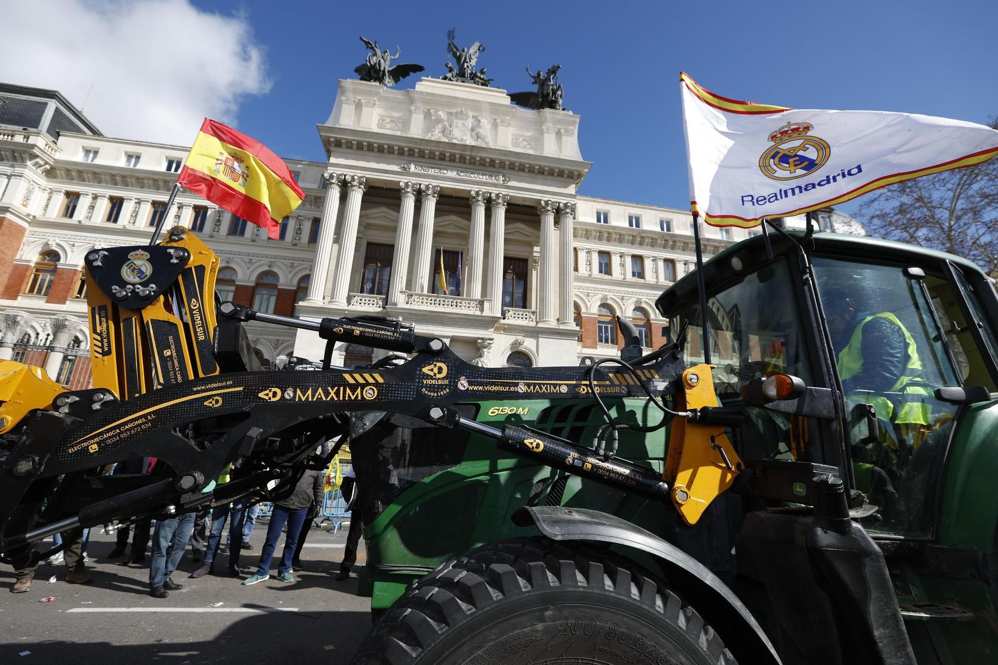 Huelga de agricultores, en directo: carreteras cortadas, incidencias y  movilizaciones en España con tractores