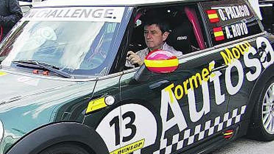 En el coche astur-salmantino antes de rodar en el Jarama.