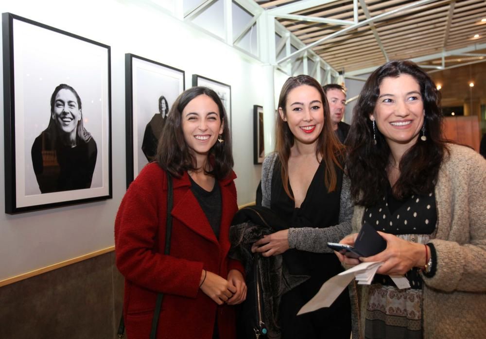 Marta Llorens y Andrea Savall,autoras de la exposición con la coordinadora, Angela Valero de Palma.