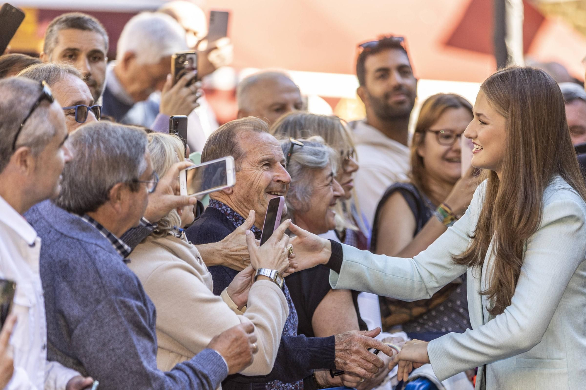 EN IMÁGENES : Leonor derrocha simpatía al recibir la Medalla de Asturias y el título de Alcaldesa Honoraria de Oviedo