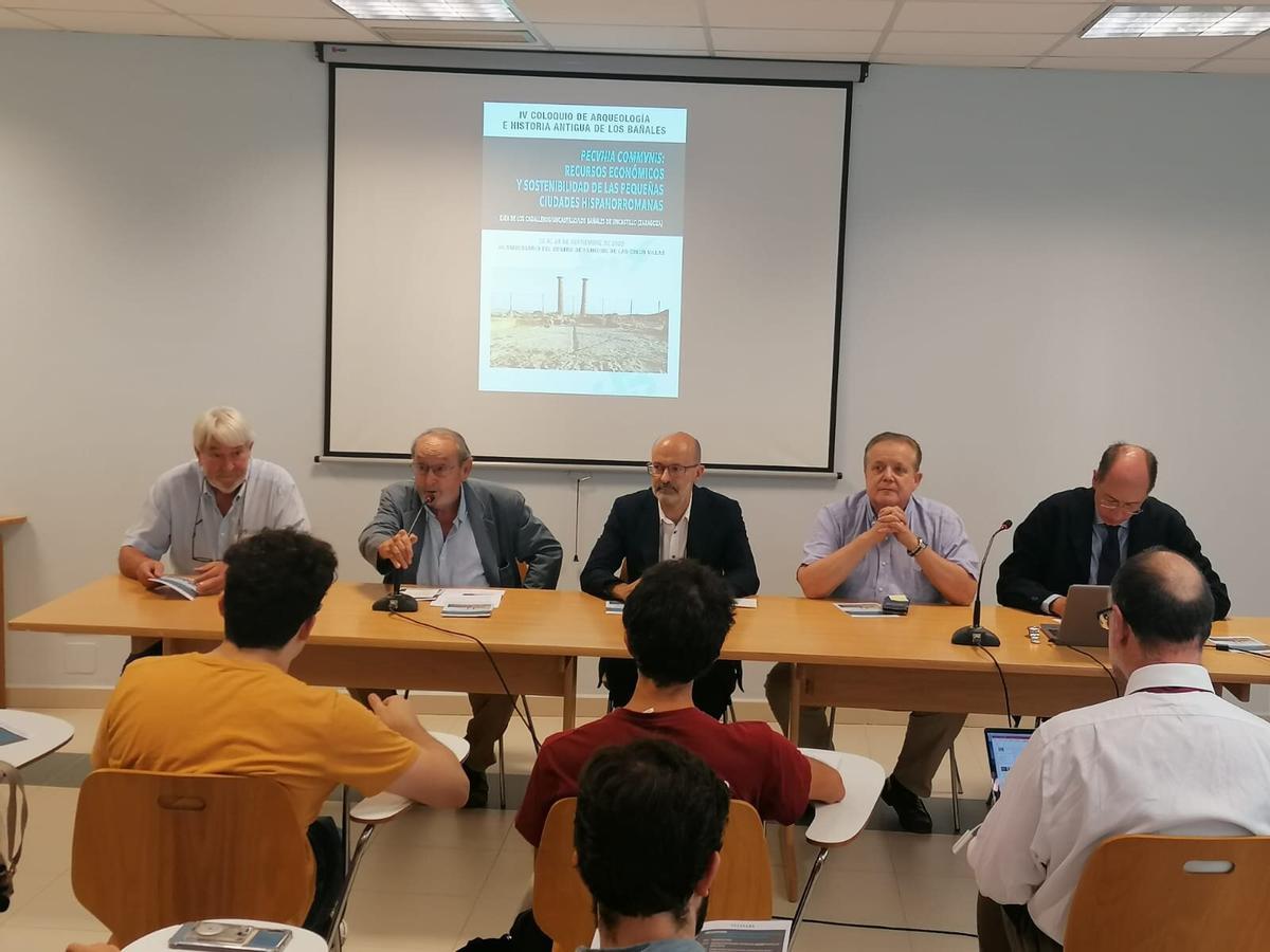 Imagen del coloquio inaugural de este jueves.