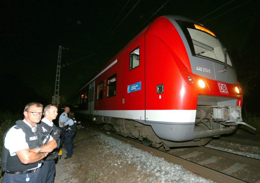 SUPUESTO ATAQUE CON HACHA EN TREN AL NORTE DE ...