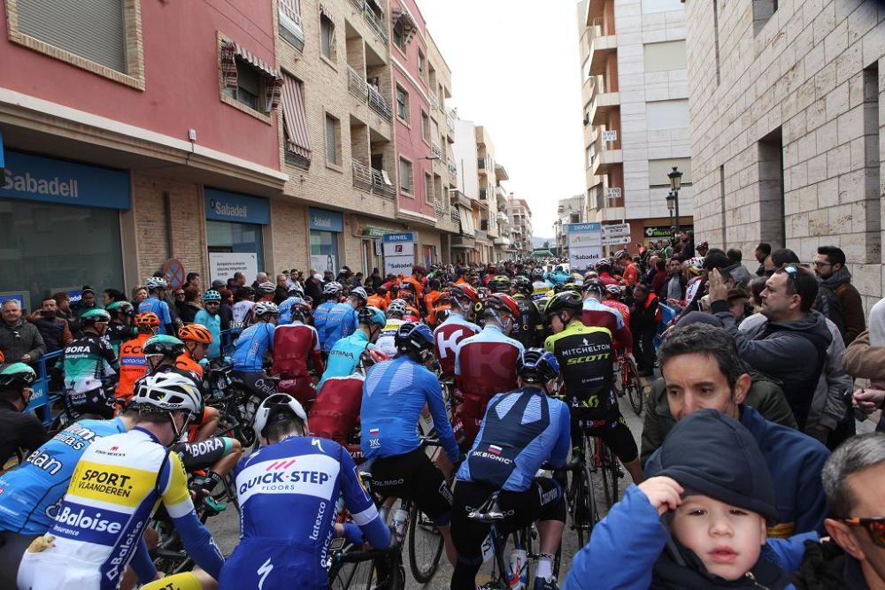 Ambiente a la salida y la llegada de la Vuelta Ciclista a Murcia