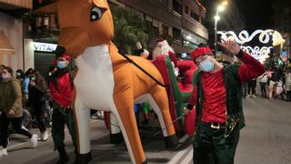 Unas diez mil personas presencian la llegada de Papá Noel a Lorca