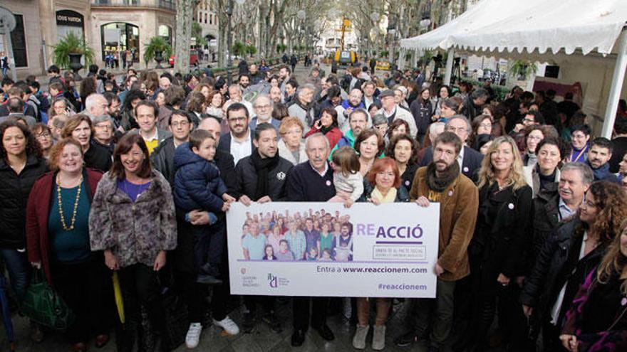 1.300 personas y 60 entidades se adhieren a la campaña contra la violencia machista