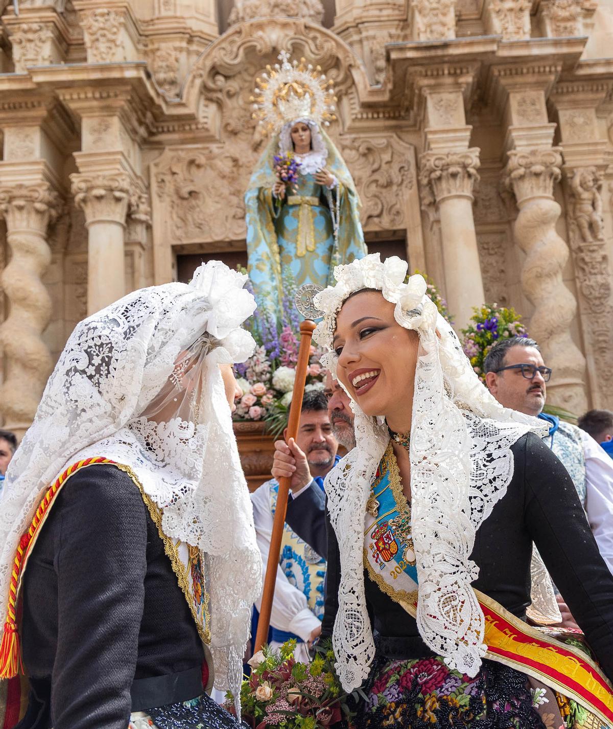 El Domingo de Resurreccion llena de luz las calles de Alicante