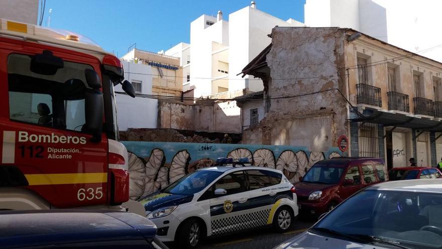 Se derrumba parte de la pared de la antigua Pensión del Parejo