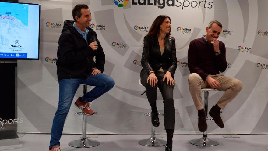 Josep Guardiola, Carlota Castrajena y José Montero, ayer, durante la presentación del maratón en Madrid.