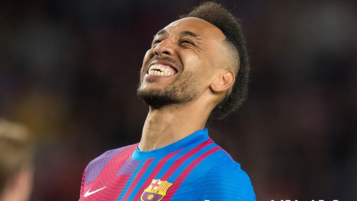 Aubameyang celebra uno de sus goles al Celta en el Camp Nou.