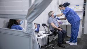 Catalunya proposa avaluar el retard de les segones dosis en un estudi