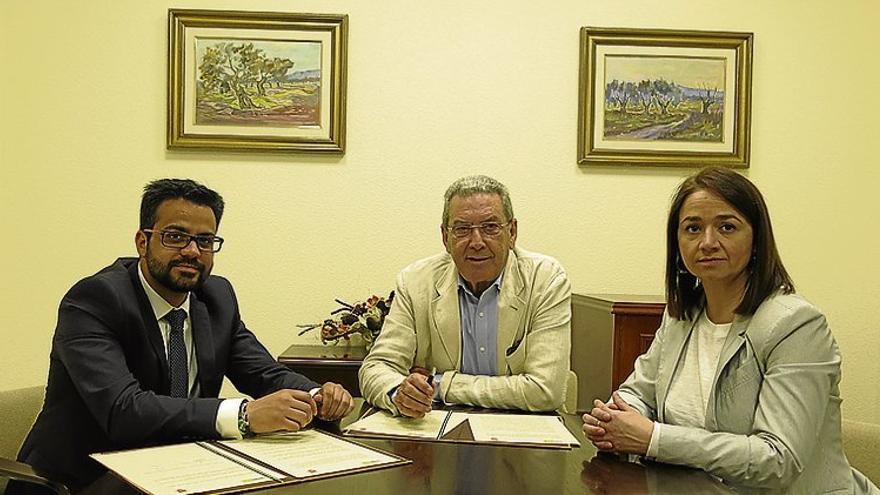 Convenio entre Fundación Caja Badajoz y ayuntamiento