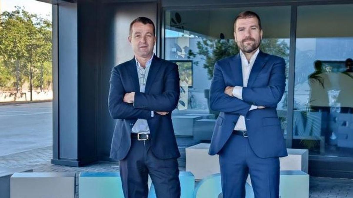 De izquierda derecha, los hermanos Escribano: Ángel Escribano y Javier Escribano.