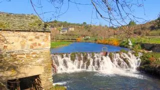 El único pueblo de España con dos usos horarios que es perfecto para una escapada en otoño: tiene dos países y un dialecto en peligro de extinción