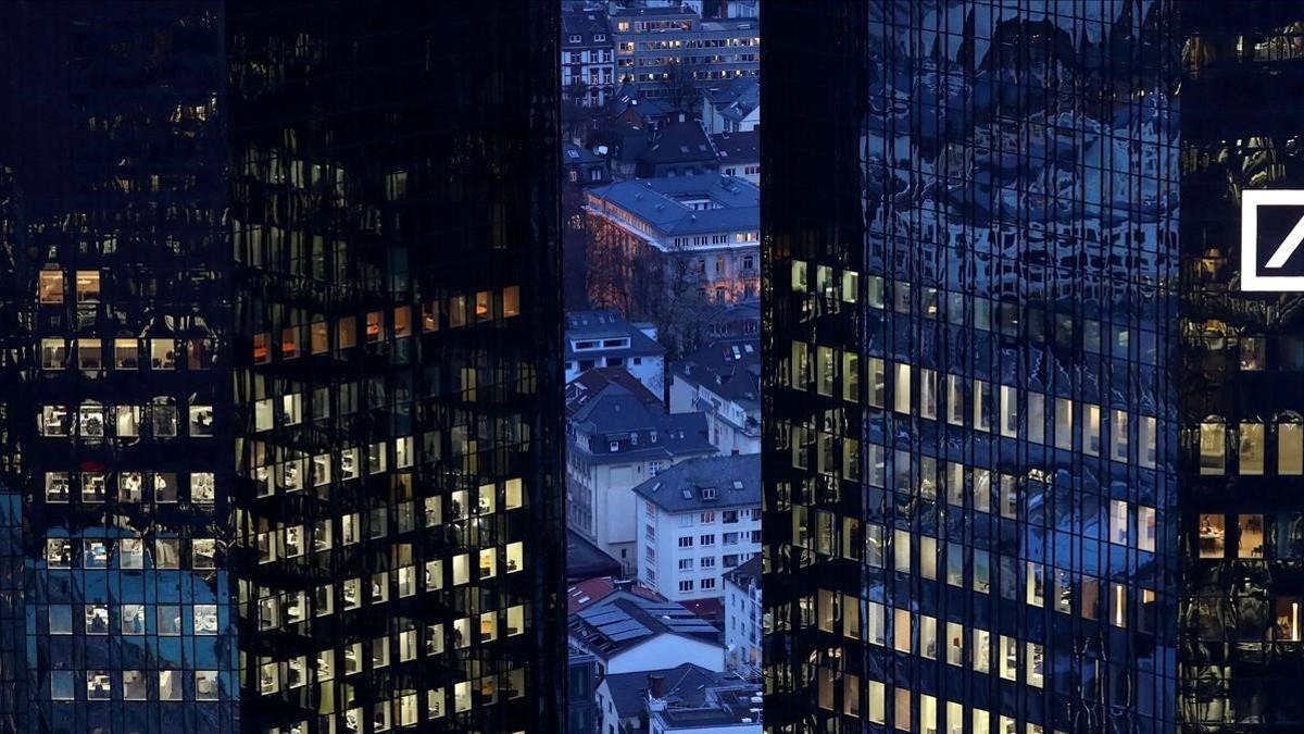zentauroepp46249246 file photo the headquarters of deutsche bank in frankfurt 190315123857