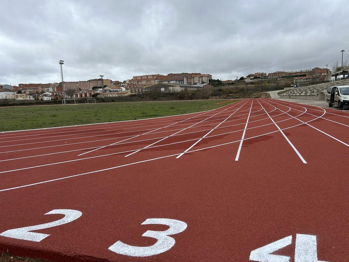 Pista de atletismo renovada.