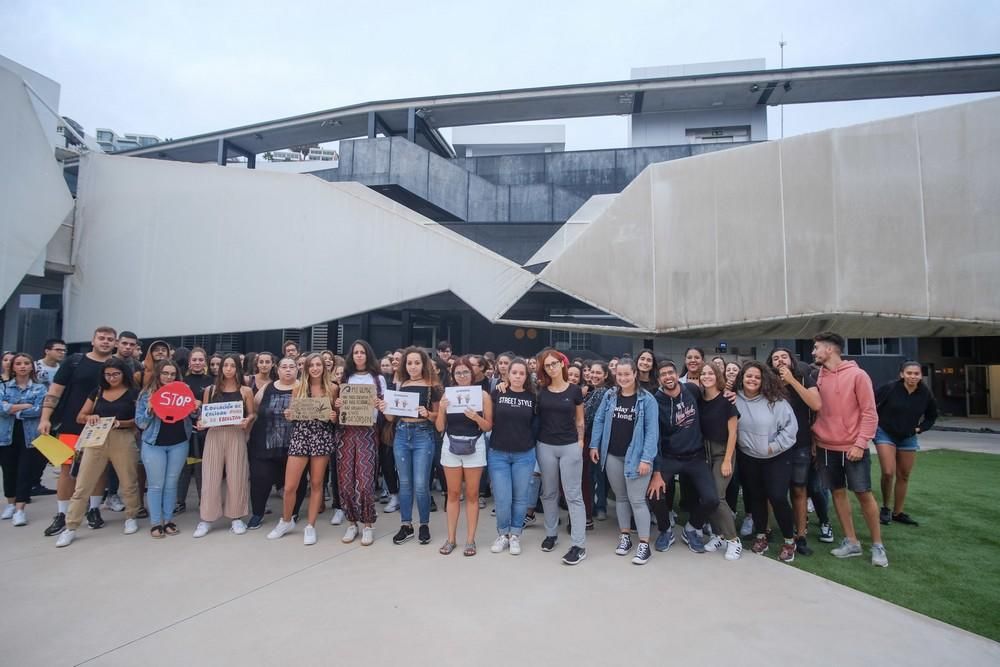 Estudiantes de la ULPGC protestan en Humanidades