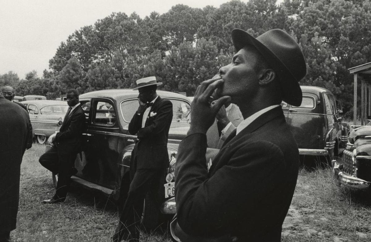 'Funeral – St. Helena, South Carolina' (1955), de Robert Frank.