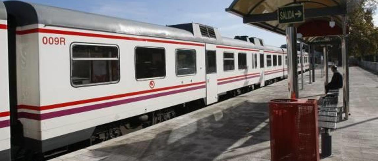 Con fecha de Lo anterior Solenoide Critican la falta de información sobre el tren al Port - Levante-EMV