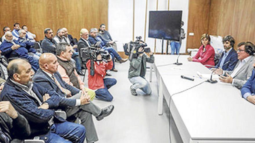 Imagen de la reunión de los representantes del fútbol balear, ayer en la sede de la Federación en Son Malferit.