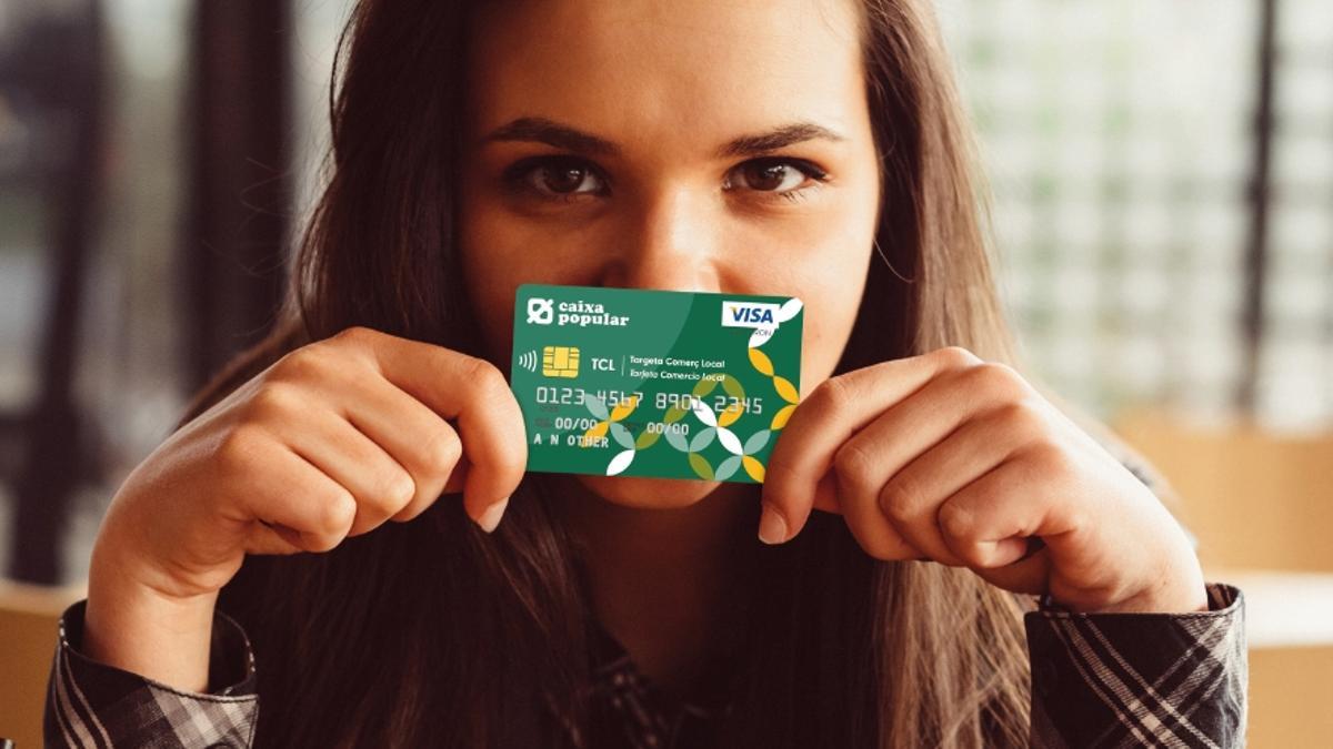 La nueva tarjeta presenta múltiples beneficios, adaptándose a las necesidades de consumidores y comerciantes.