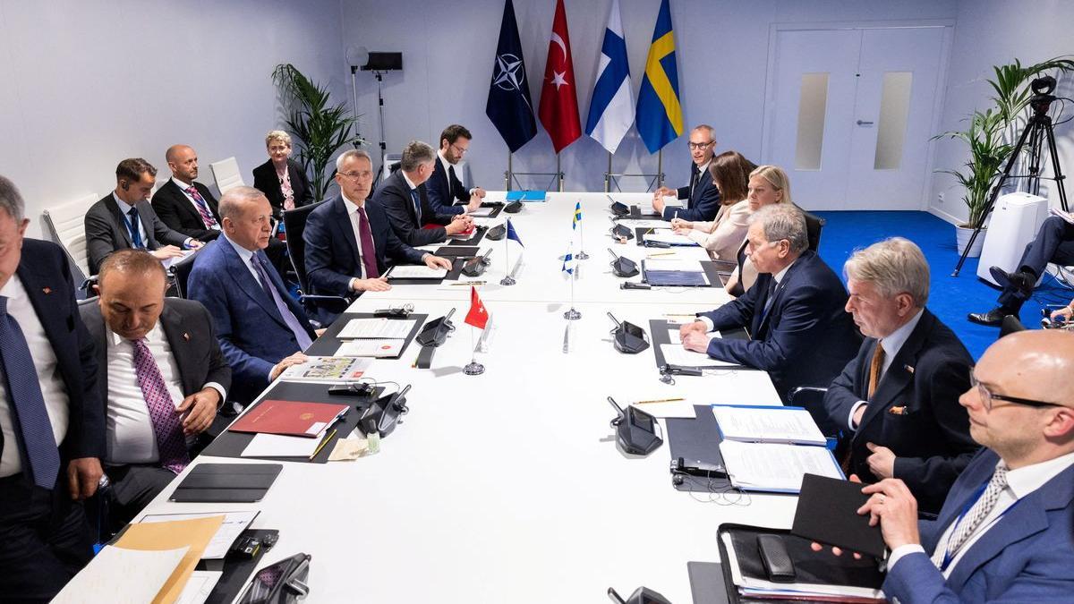 Madrid, 28 de junio de 2022.- El secretario general de la OTAN, Jens Stoltenberg, reunido con el presidente turco Tayyip Erdogan, la primera ministra sueca Magdalena Andersson y el presidente finlandés Sauli Niinisto, durante una reunión para desbloquear el acceso de Finlandia y Suecia a la OTAN.