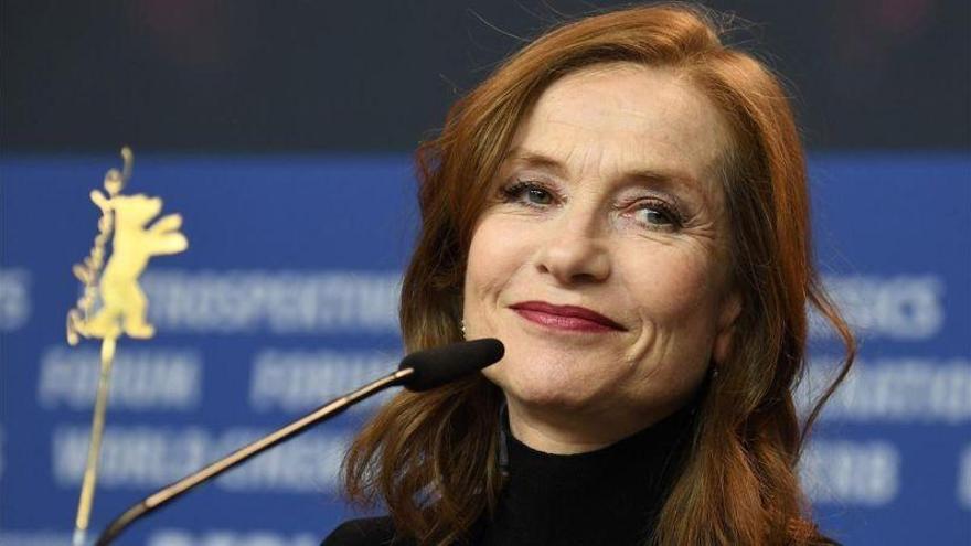 Isabelle Huppert tropieza en la Berlinale