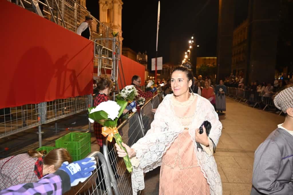 En imágenes | Zaragoza vive su día grande con la Ofrenda de Flores a la Virgen del Pilar
