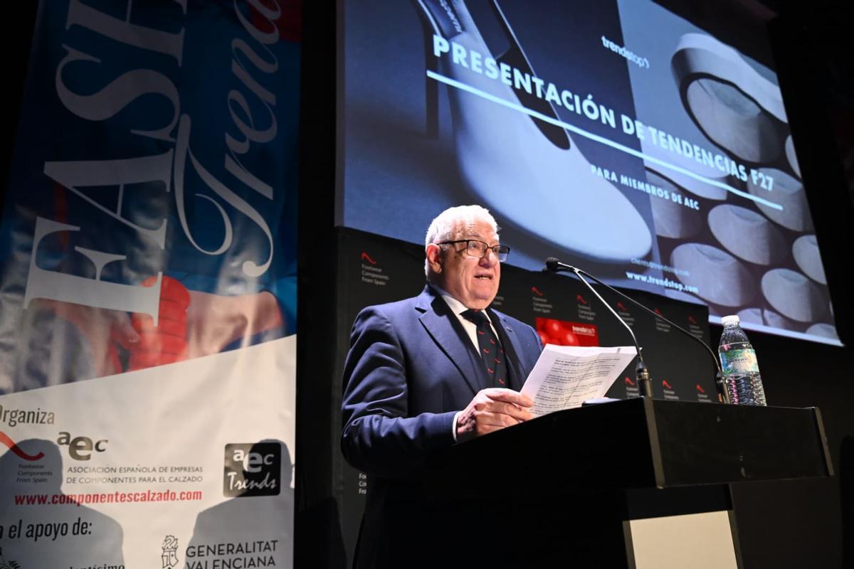 El presidente de AEC, Manuel Román, durante la presentación de las tendencias