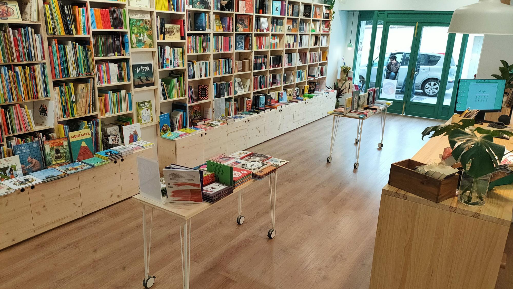 Interior de la librería El Teller.